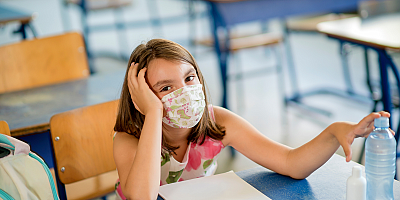 Çocuğunuz okulda maskeyi çıkartmıyorsa aileler ne yapabilir? 
