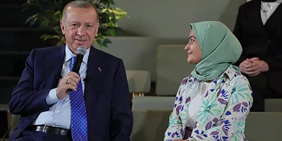 Cumhurbaşkanı Erdoğan, cezaevine girerken doldurduğu kasetin içinde yer alan Nurullah Genç'in Beni Yakışına şiirini okudu 