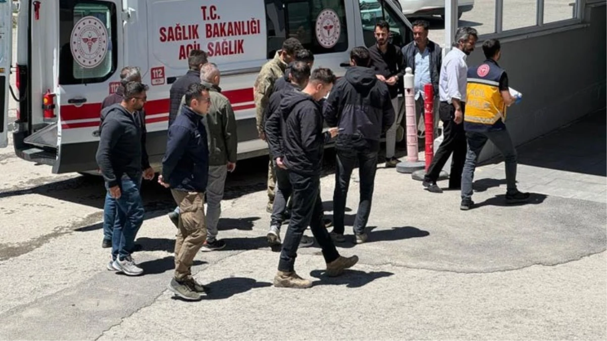 Van'da askeri araç devrildi: 11 asker yaralandı, 6'sının durumu ağır
