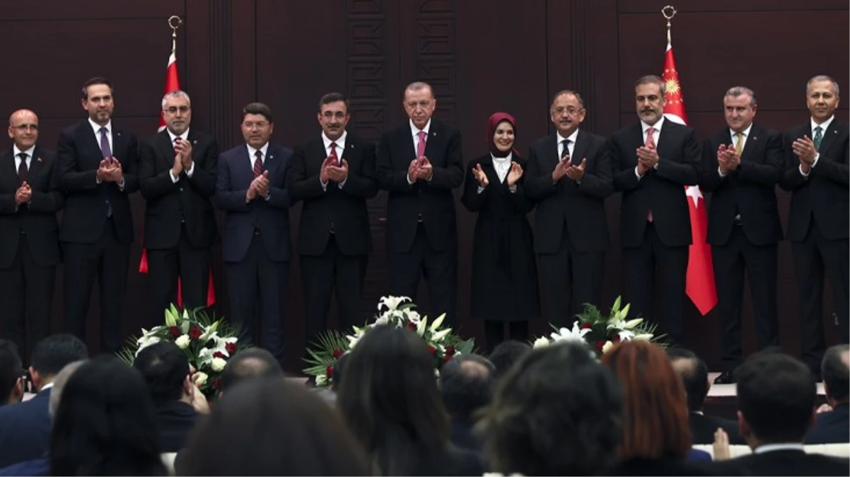 Erdoğan'ın açıkladığı yeni Kabine dünya basınında! Mehmet Şimşek için övgü dolu ifadeler kullandılar