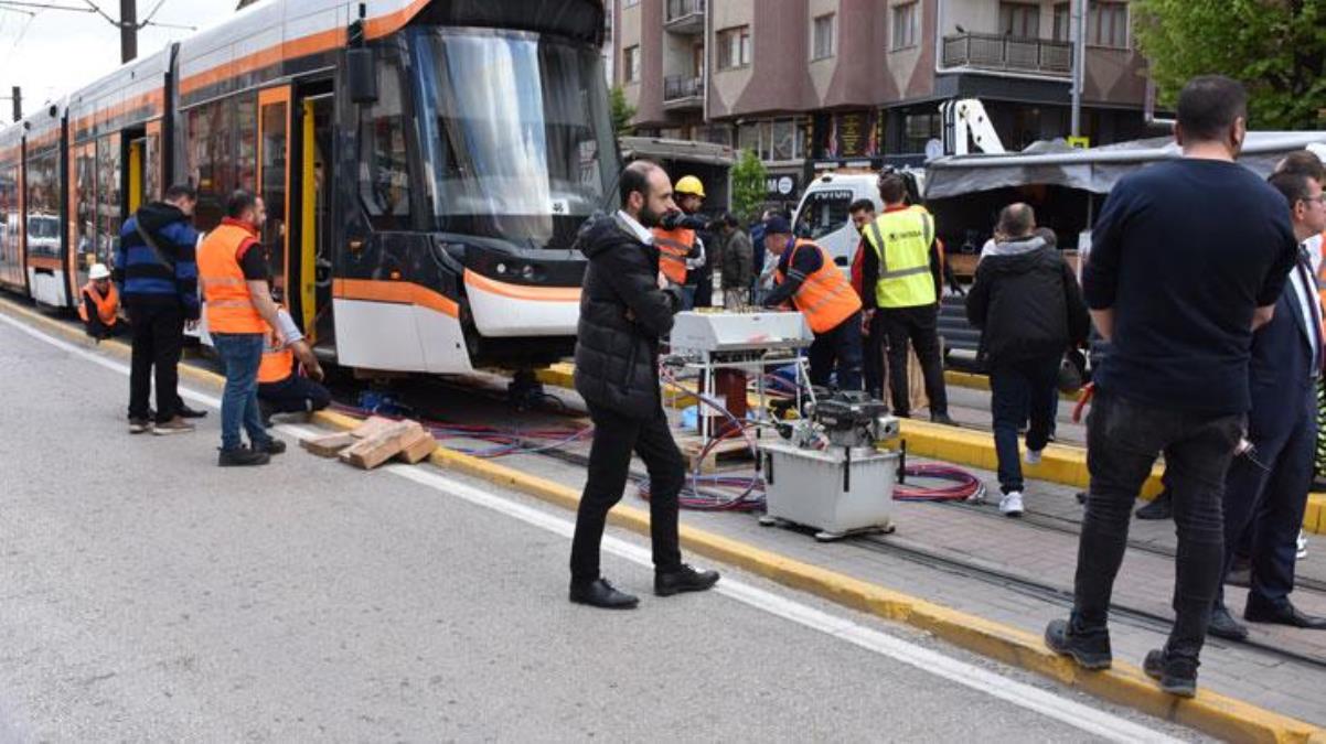 Eskişehir'de tramvayın çarptığı kadın oracıkta hayatını kaybetti