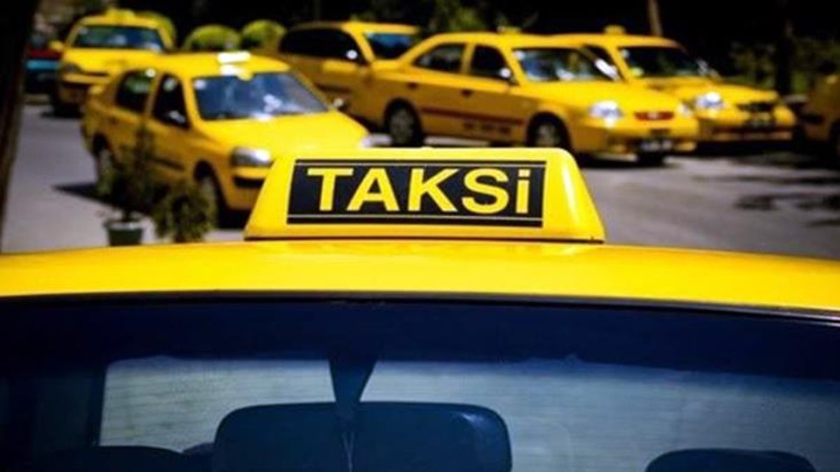 Son Dakika: İstanbul'da 1803 minibüs ve 322 dolmuşun taksiye dönüştürülmesi onaylandı