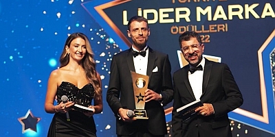 'Lider Marka Ödüllerinde' yılın en başarılı fintek markası ödülü HİPERAKTİF KREDİ'YE