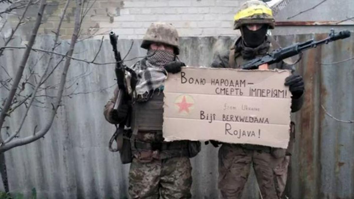 Türkiye'nin yardımlarını çabuk unuttular! Ukrayna askerlerinden YPG'lilere skandal destek